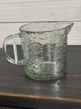 CWC Dwell Studio Glass Measuring Cup 33oz ~ 4 Cups GREEN Floral NEW
